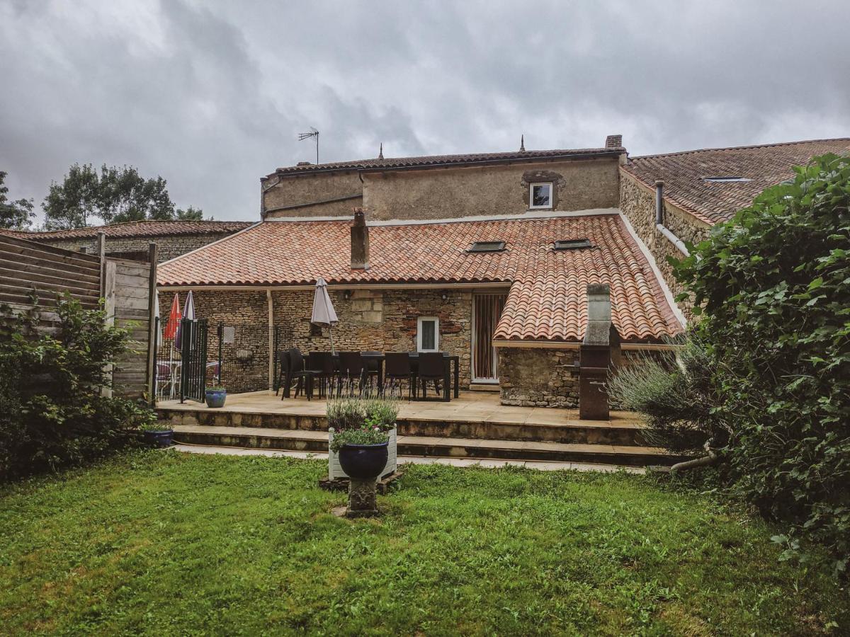 La Laujere Ivie - Gite & Piscine Privative Saint-Hilaire-du-Bois  Luaran gambar