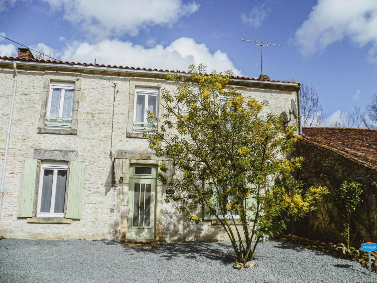 La Laujere Ivie - Gite & Piscine Privative Saint-Hilaire-du-Bois  Luaran gambar